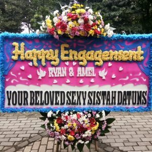 Bunga Papan Happy Engagement 002